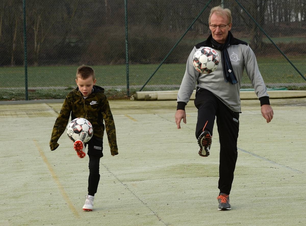 Fußball-Trainer und Kinderfreund